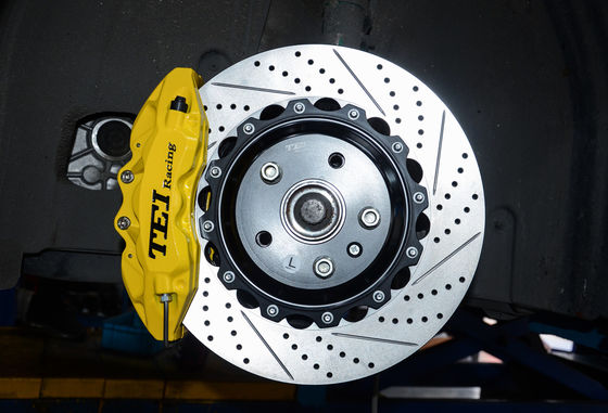 BBK für Audi A3 installierte große Bremsausrüstungen 6 Kolben-Tasterzirkel mit Rad P60S 355*32mm Rotors 18inch