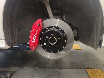 kaufen Aluminiumlegierung Mercedes Benz Großbremsgerät Abrasionsbeständig mit 2 Klemmern Online-Herstellung